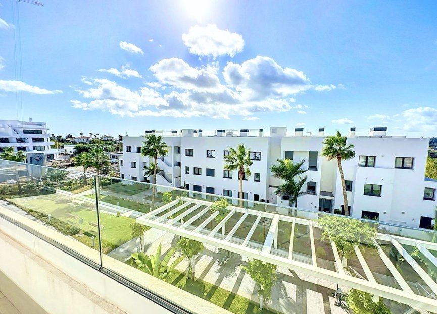 Resale - Apartment - Middle Floor Apartment - Estepona - Estepona Centro