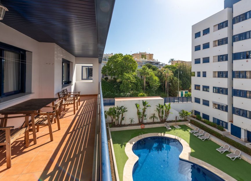 Resale - Apartment - Middle Floor Apartment - Estepona - Estepona Centro