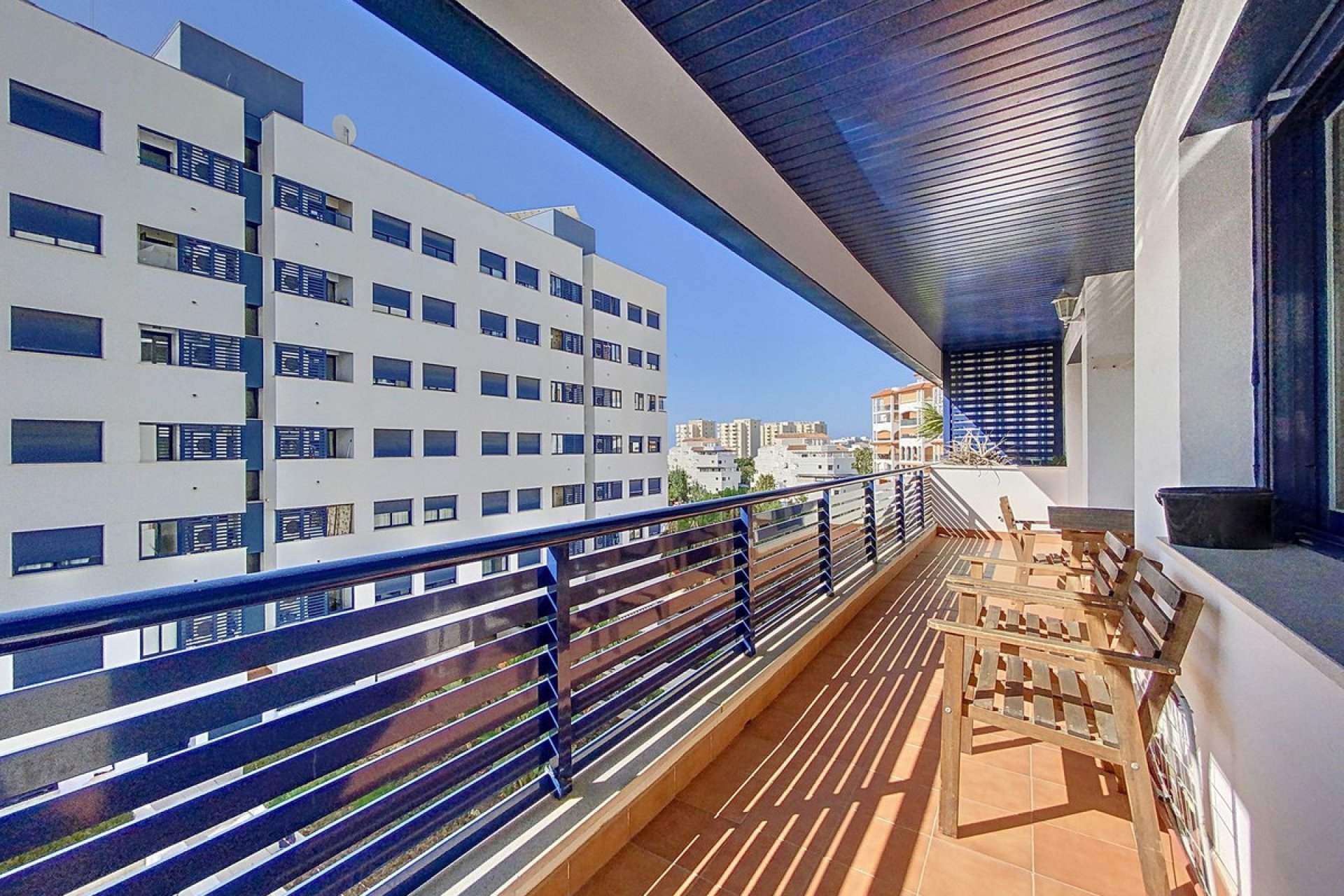 Resale - Apartment - Middle Floor Apartment - Estepona - Estepona Centro