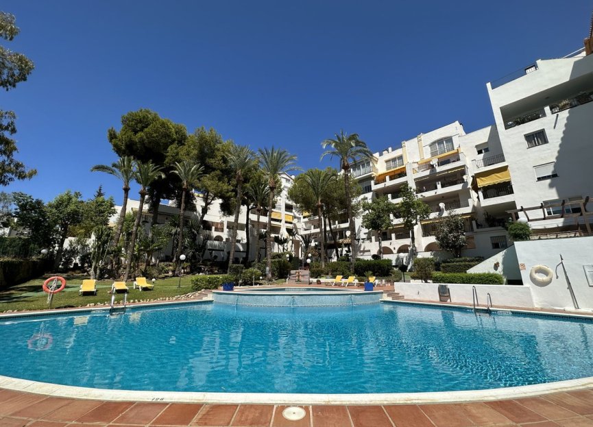 Resale - Apartment - Middle Floor Apartment - Estepona - Estepona Centro