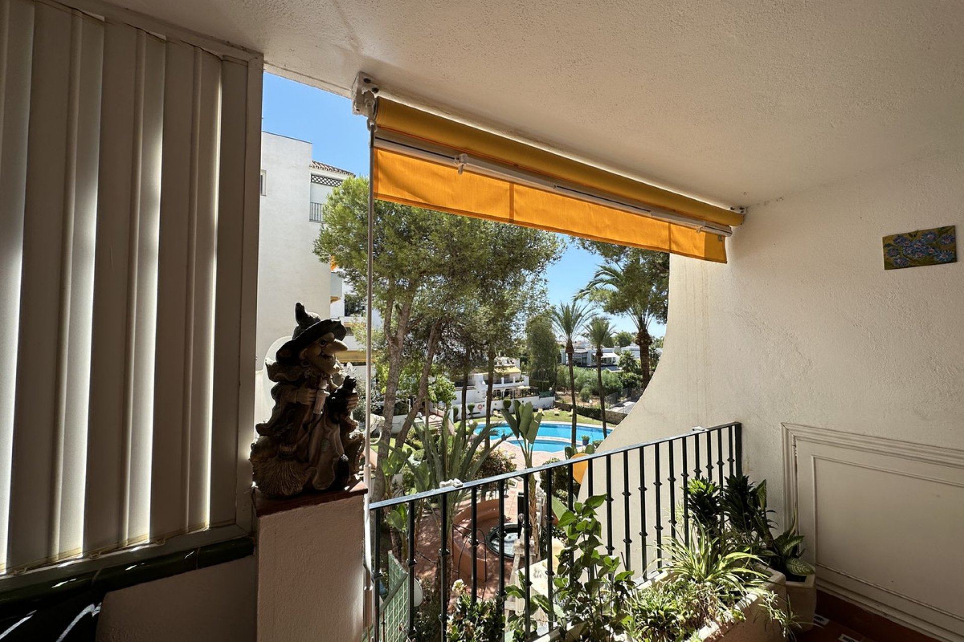 Resale - Apartment - Middle Floor Apartment - Estepona - Estepona Centro