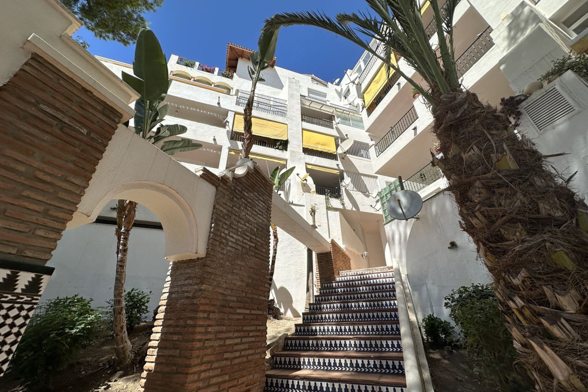 Resale - Apartment - Middle Floor Apartment - Estepona - Estepona Centro