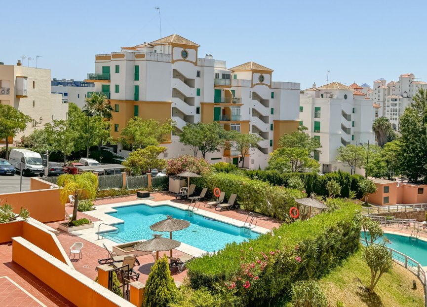 Resale - Apartment - Middle Floor Apartment - Estepona - Estepona Centro