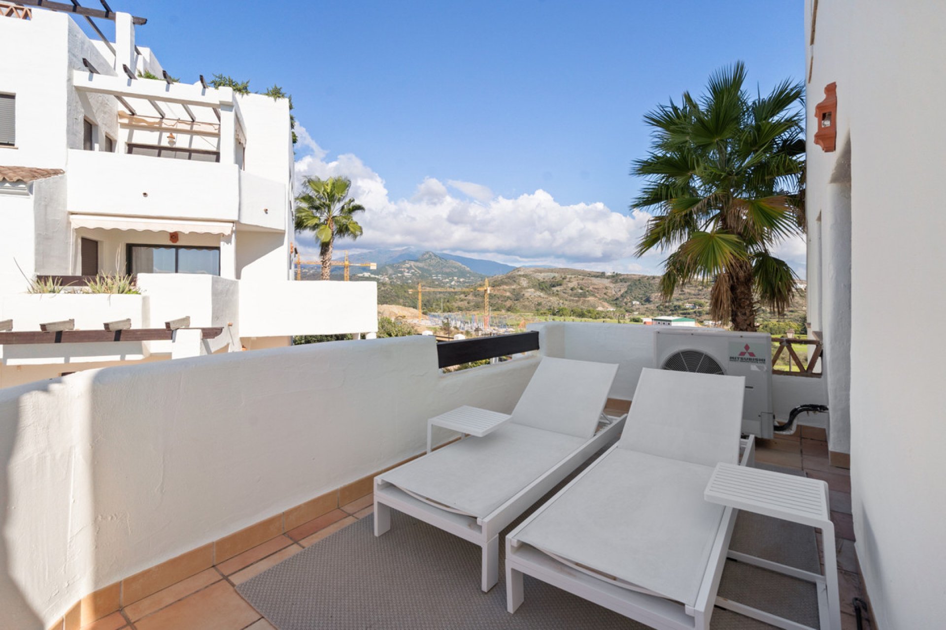 Resale - Apartment - Middle Floor Apartment - Estepona - Estepona Centro