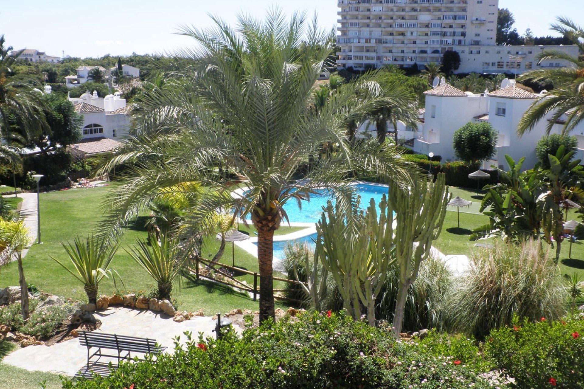 Resale - Apartment - Middle Floor Apartment - Estepona - Estepona Centro