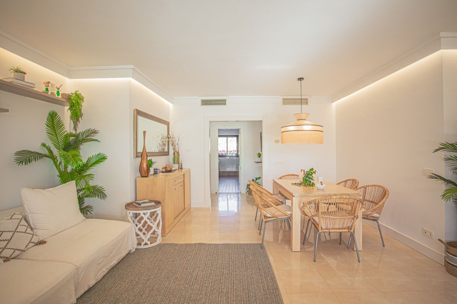 Resale - Apartment - Middle Floor Apartment - Estepona - Estepona Centro