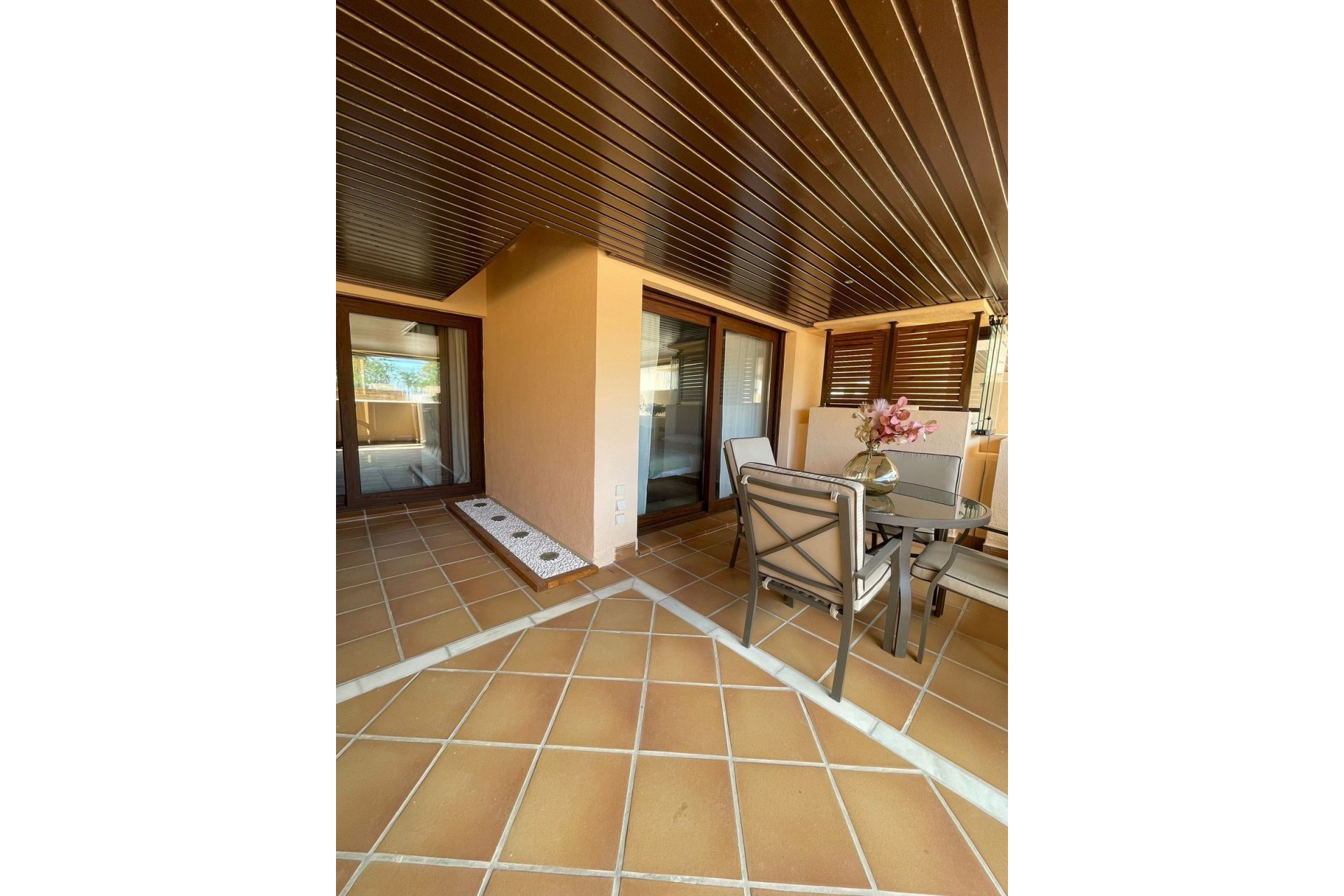 Resale - Apartment - Middle Floor Apartment - Estepona - Estepona Centro