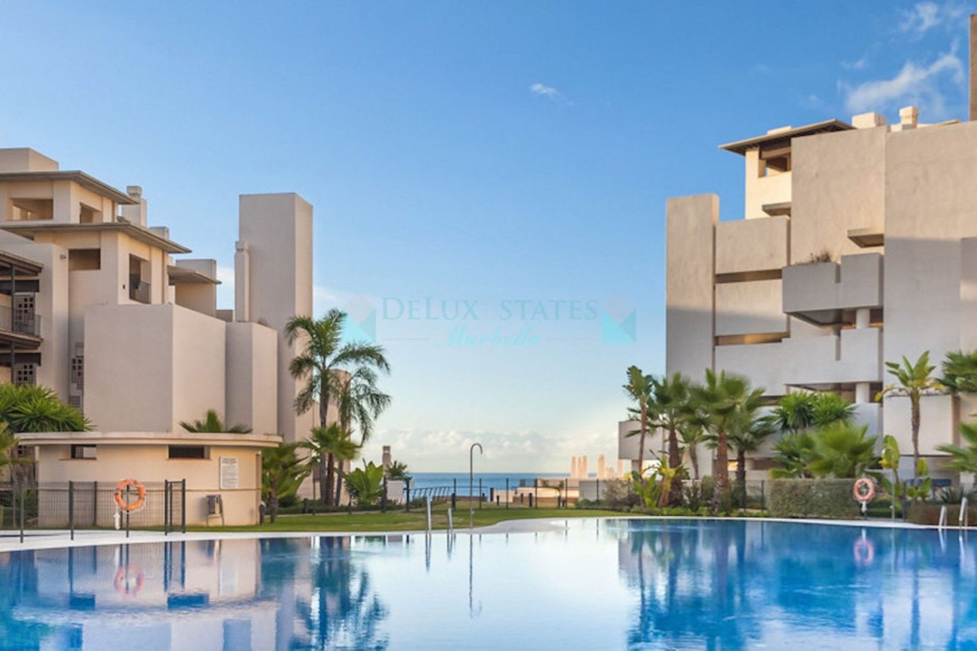 Resale - Apartment - Middle Floor Apartment - Estepona - Estepona Centro