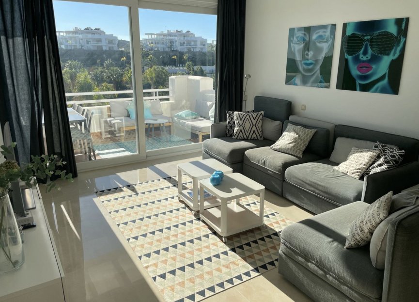 Resale - Apartment - Middle Floor Apartment - Estepona - Estepona Centro