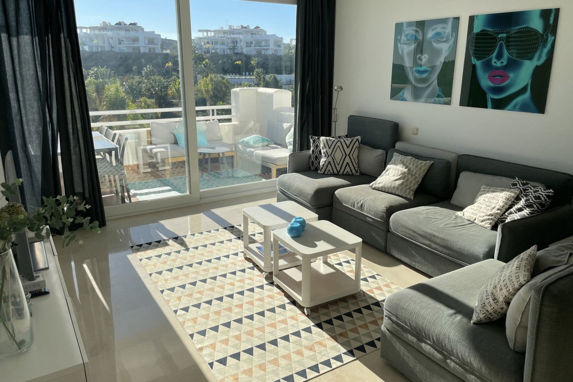 Resale - Apartment - Middle Floor Apartment - Estepona - Estepona Centro