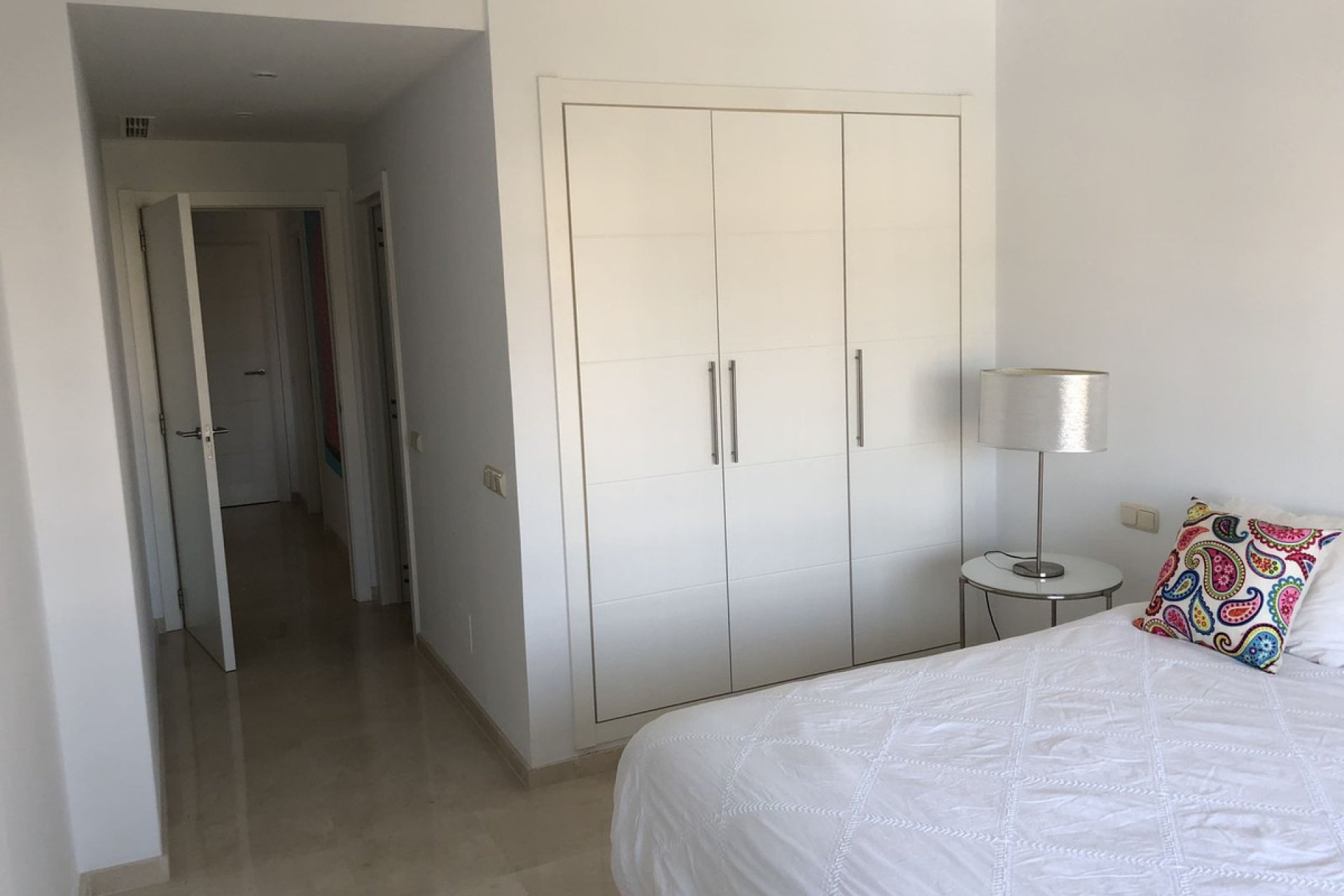 Resale - Apartment - Middle Floor Apartment - Estepona - Estepona Centro