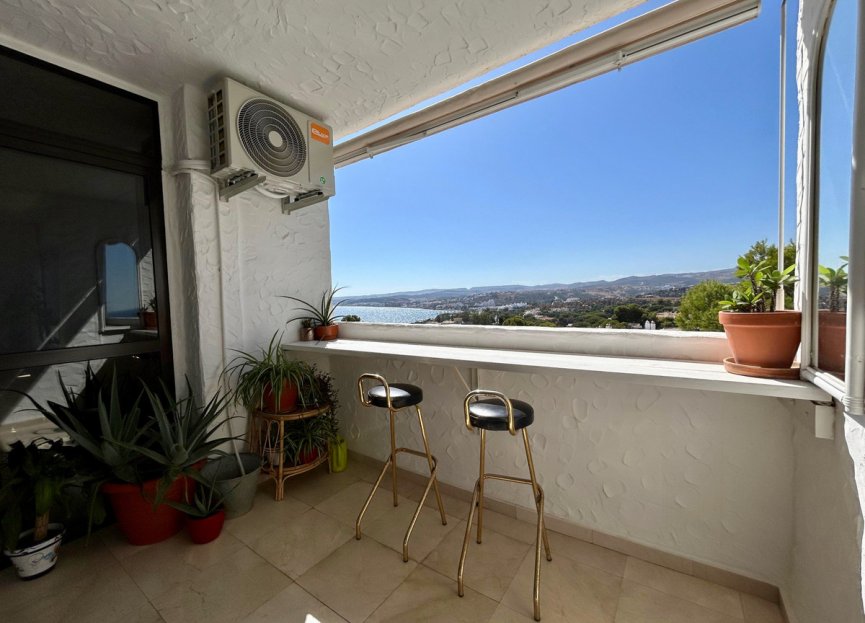 Resale - Apartment - Middle Floor Apartment - Estepona - Estepona Centro