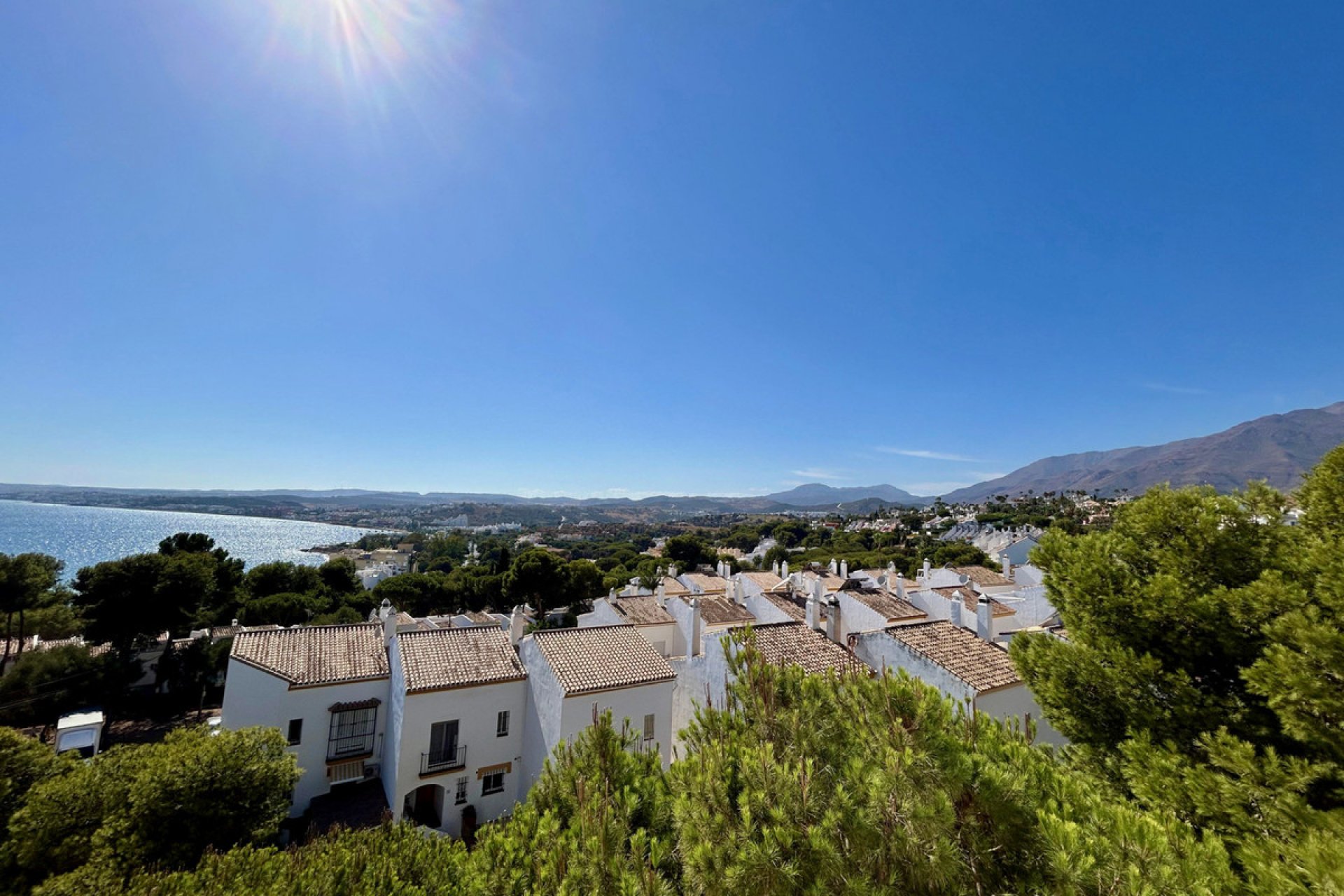 Resale - Apartment - Middle Floor Apartment - Estepona - Estepona Centro