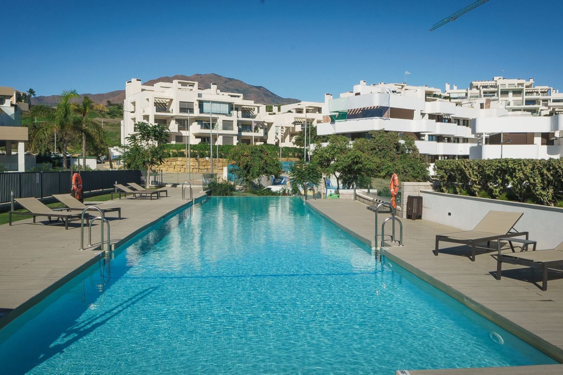 Resale - Apartment - Middle Floor Apartment - Estepona - Estepona Centro