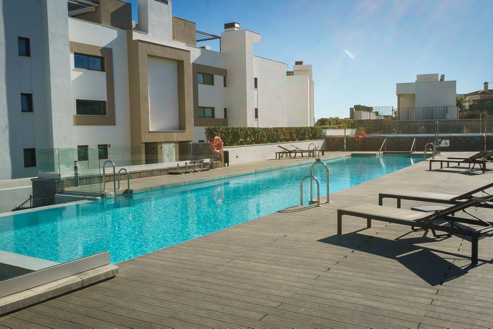 Resale - Apartment - Middle Floor Apartment - Estepona - Estepona Centro