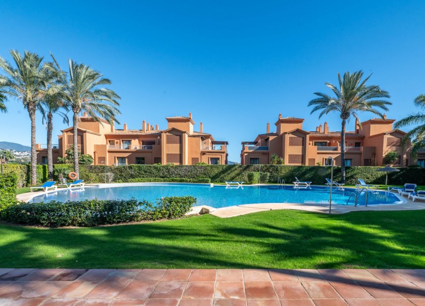 Resale - Apartment - Middle Floor Apartment - Estepona - Estepona Centro