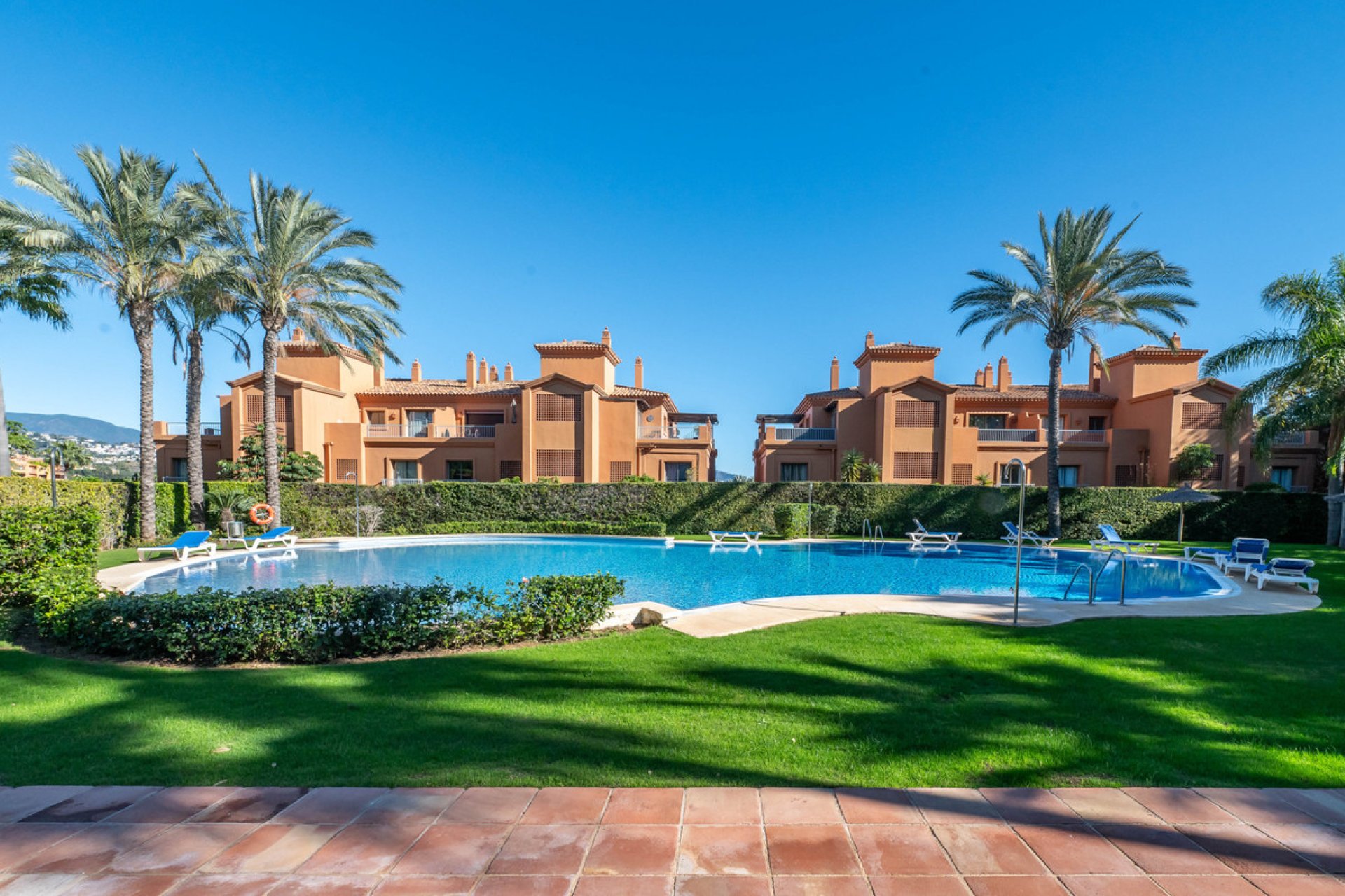 Resale - Apartment - Middle Floor Apartment - Estepona - Estepona Centro