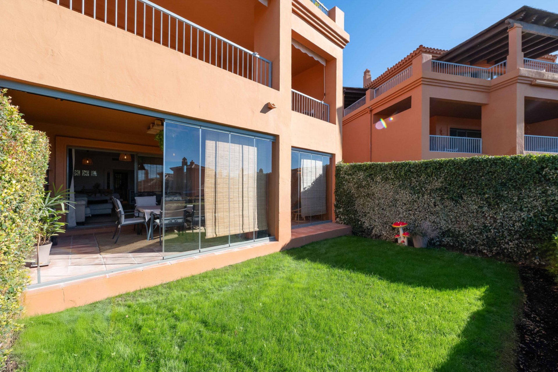 Resale - Apartment - Middle Floor Apartment - Estepona - Estepona Centro