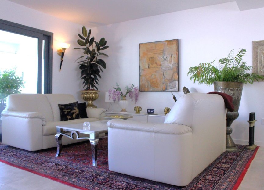 Resale - Apartment - Middle Floor Apartment - Estepona - Estepona Centro