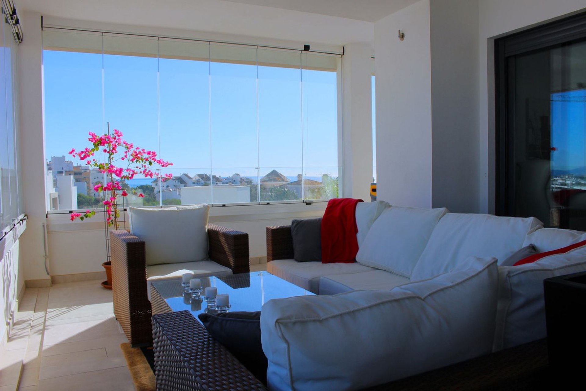 Resale - Apartment - Middle Floor Apartment - Estepona - Estepona Centro