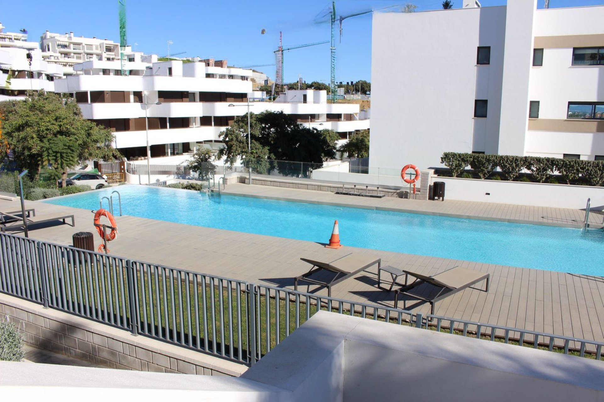 Resale - Apartment - Middle Floor Apartment - Estepona - Estepona Centro