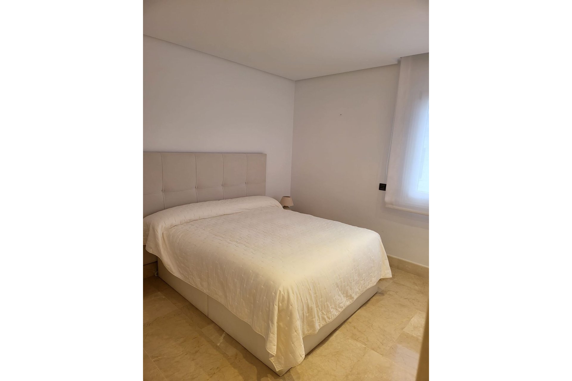 Resale - Apartment - Middle Floor Apartment - Estepona - Estepona Centro