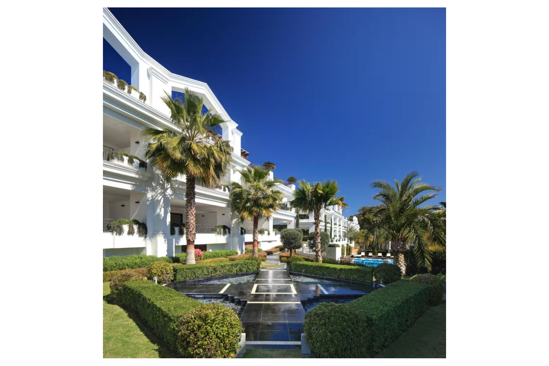 Resale - Apartment - Middle Floor Apartment - Estepona - Estepona Centro