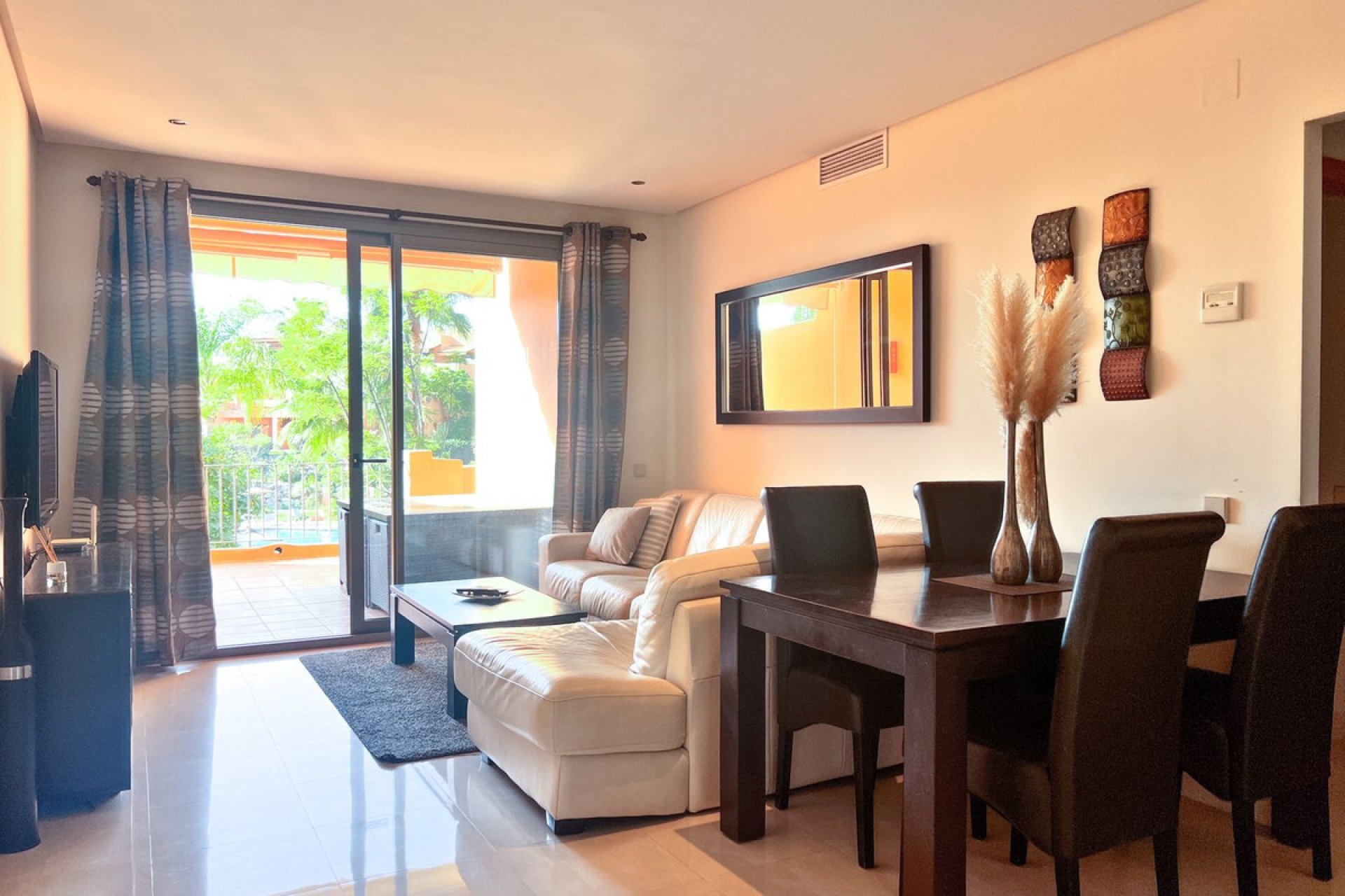 Resale - Apartment - Middle Floor Apartment - Estepona - Estepona Centro