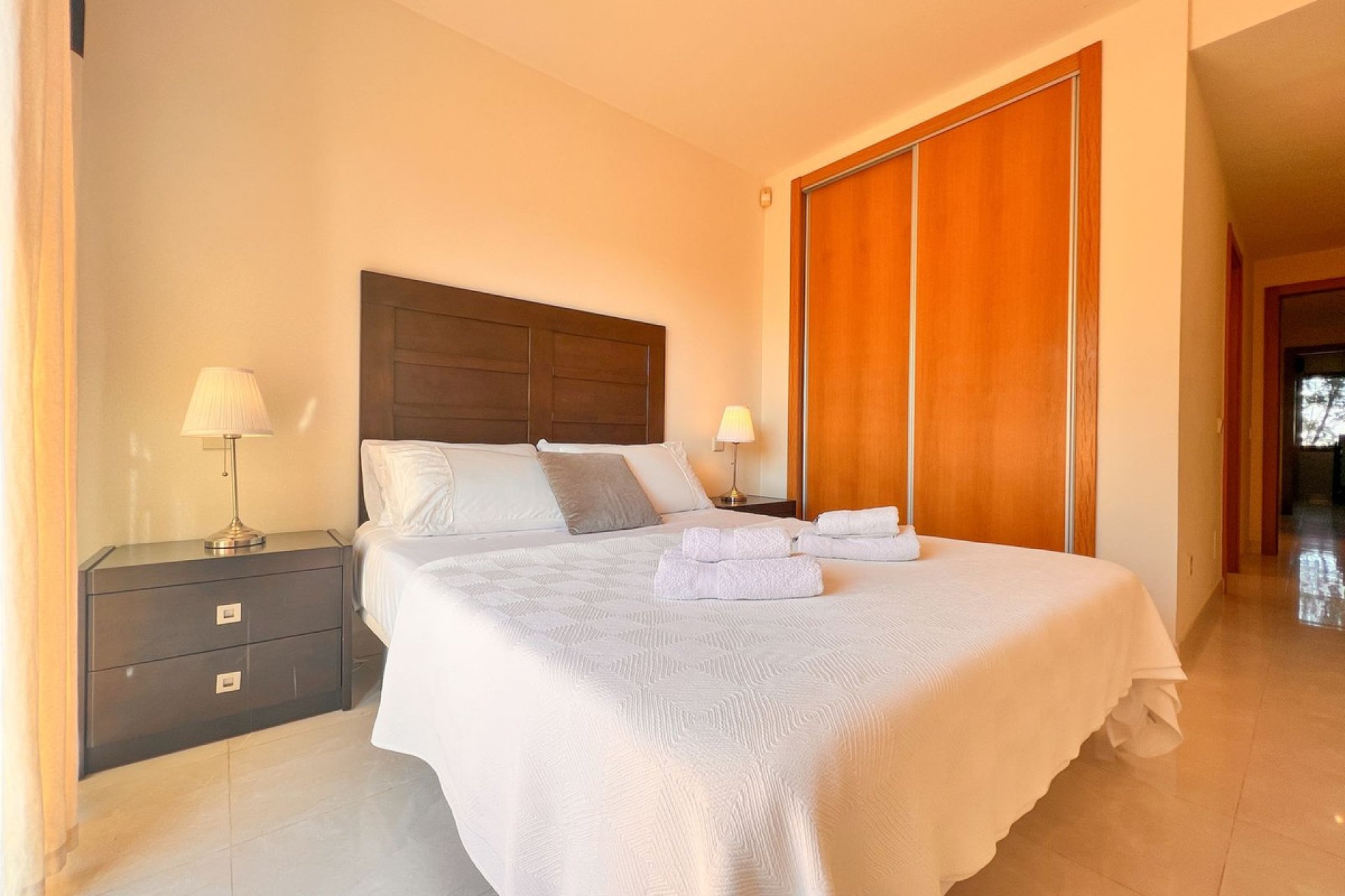 Resale - Apartment - Middle Floor Apartment - Estepona - Estepona Centro