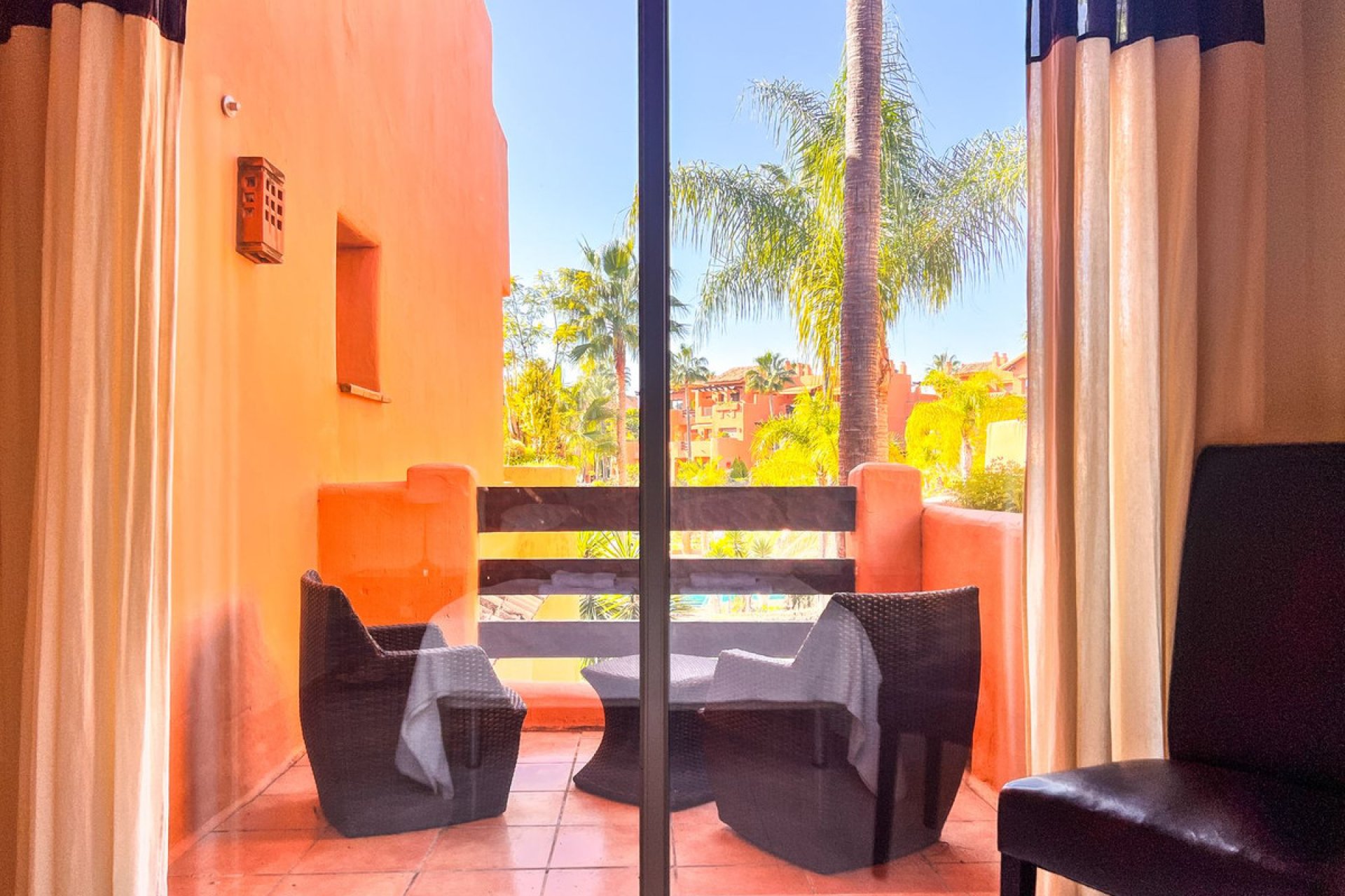 Resale - Apartment - Middle Floor Apartment - Estepona - Estepona Centro