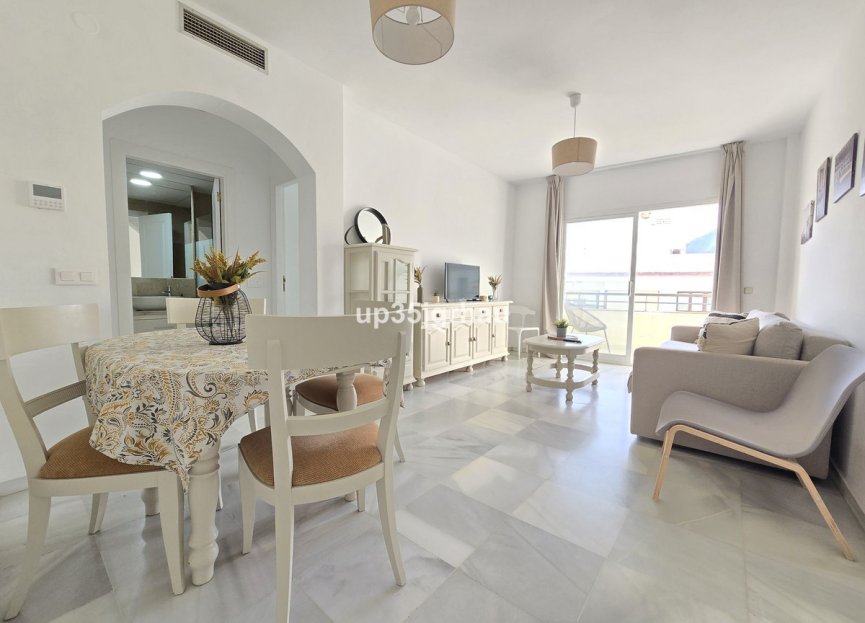 Resale - Apartment - Middle Floor Apartment - Estepona - Estepona Centro