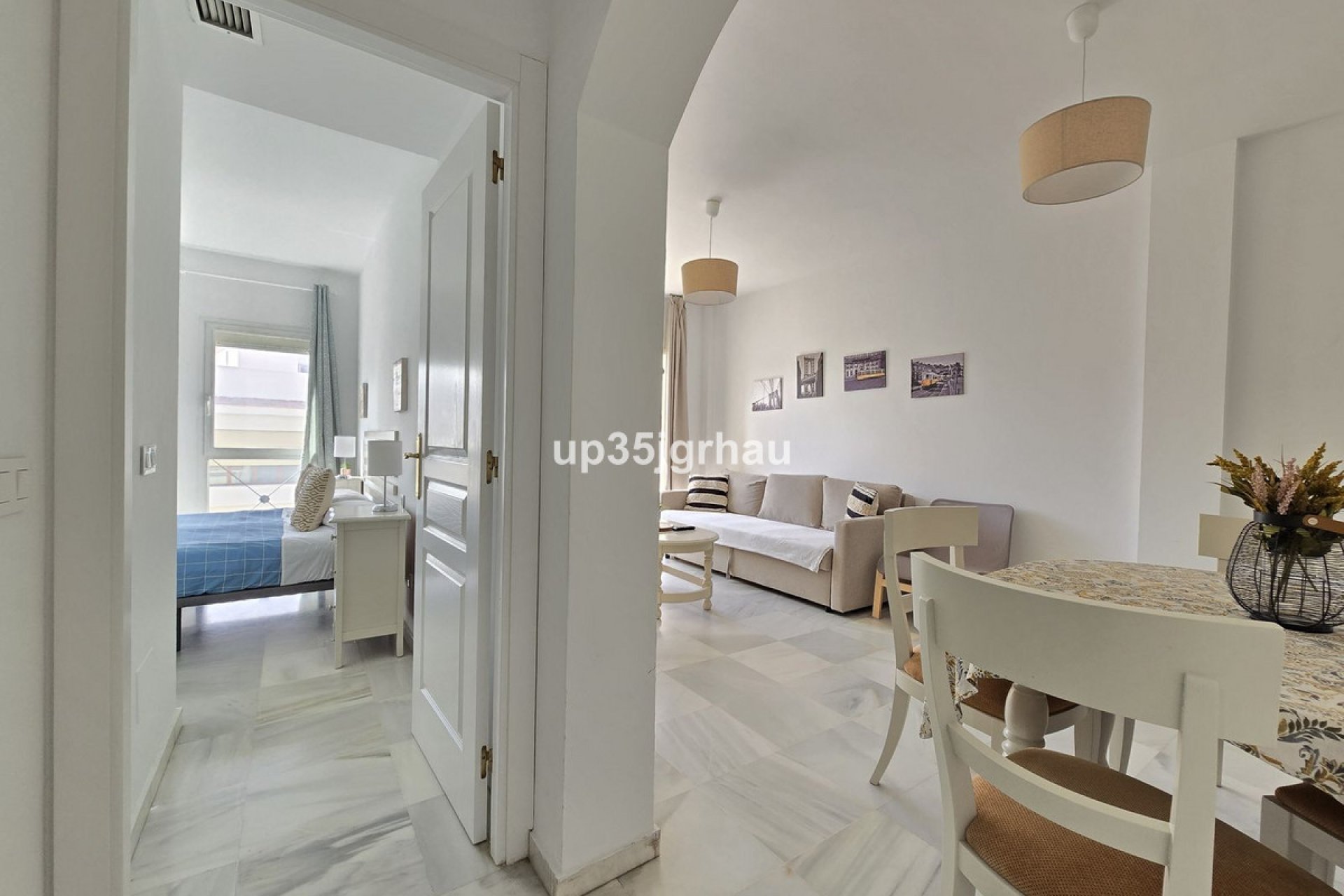 Resale - Apartment - Middle Floor Apartment - Estepona - Estepona Centro