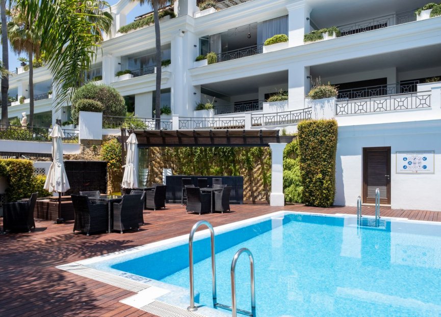 Resale - Apartment - Middle Floor Apartment - Estepona - Estepona Centro