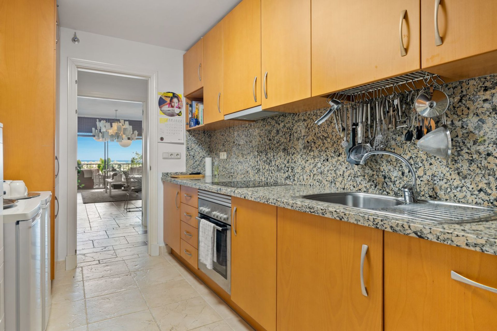 Resale - Apartment - Middle Floor Apartment - Estepona - Estepona Centro