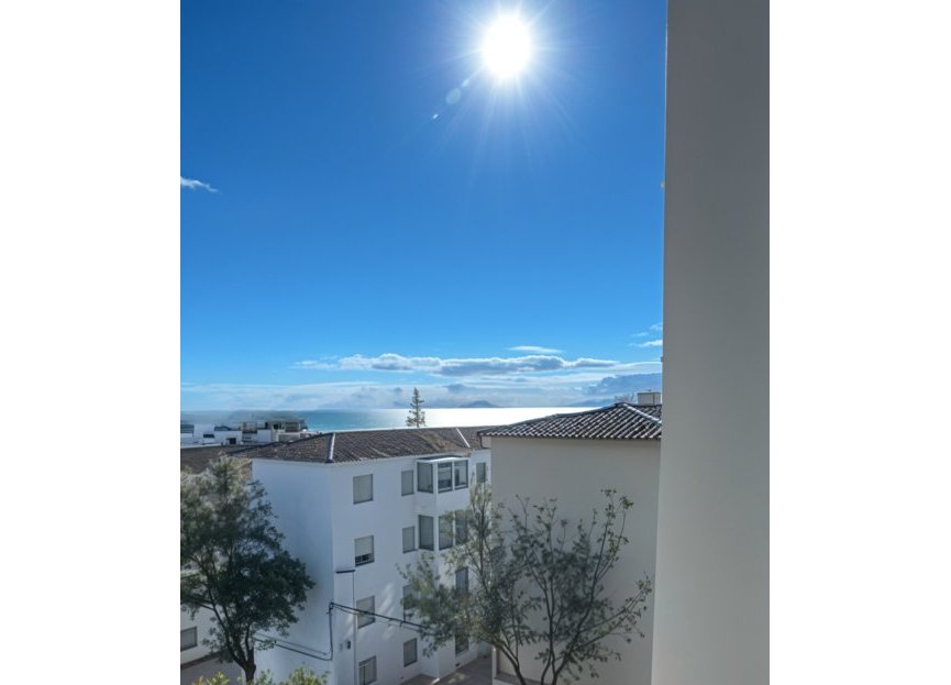 Resale - Apartment - Middle Floor Apartment - Estepona - Estepona Centro