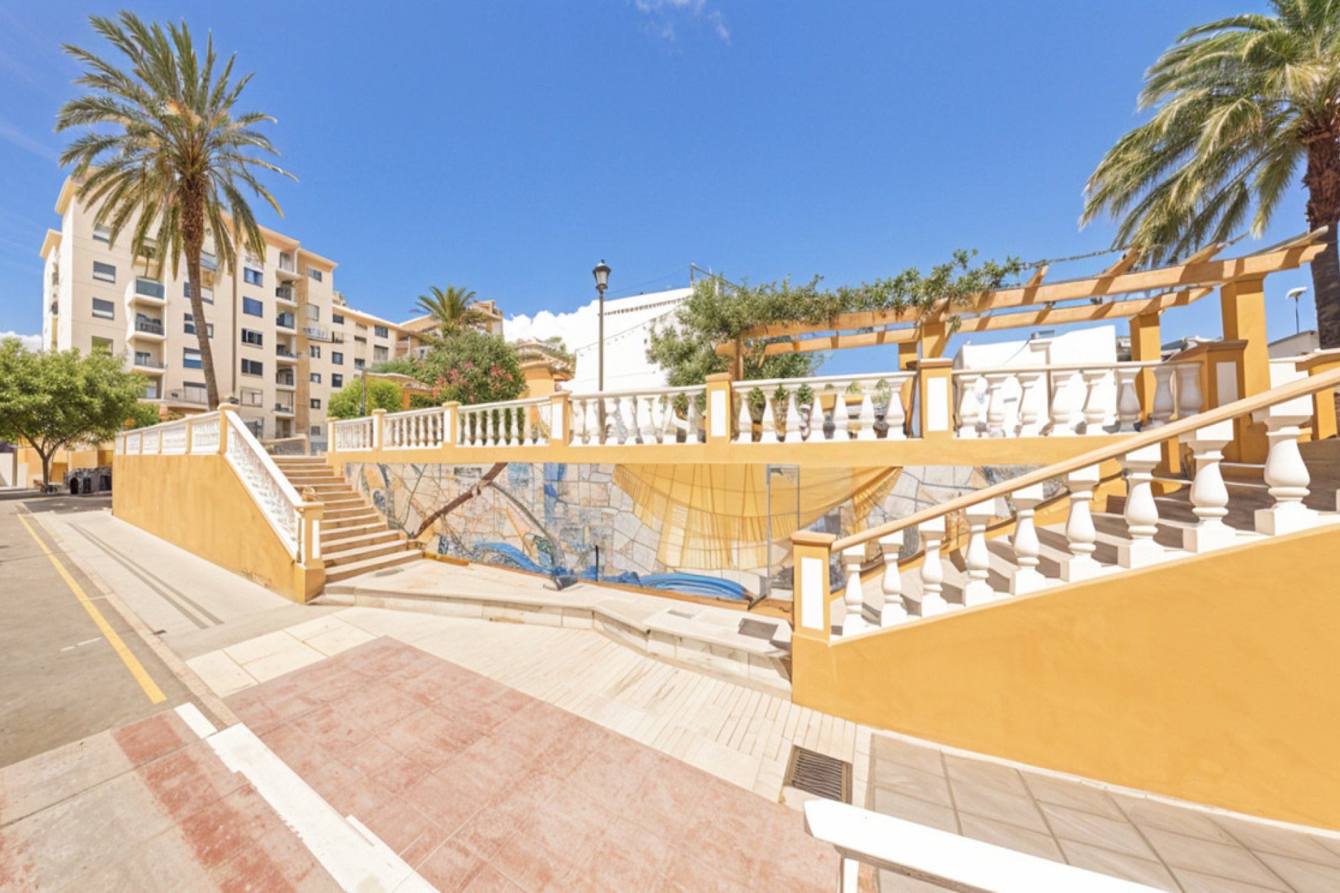 Resale - Apartment - Middle Floor Apartment - Estepona - Estepona Centro