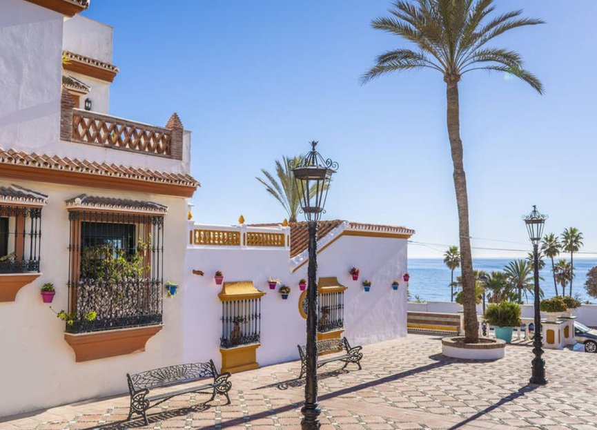 Resale - Apartment - Middle Floor Apartment - Estepona - Estepona Centro