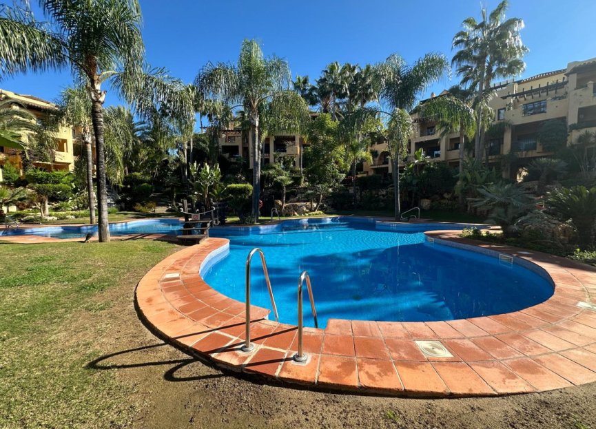 Resale - Apartment - Middle Floor Apartment - Estepona - Estepona Centro