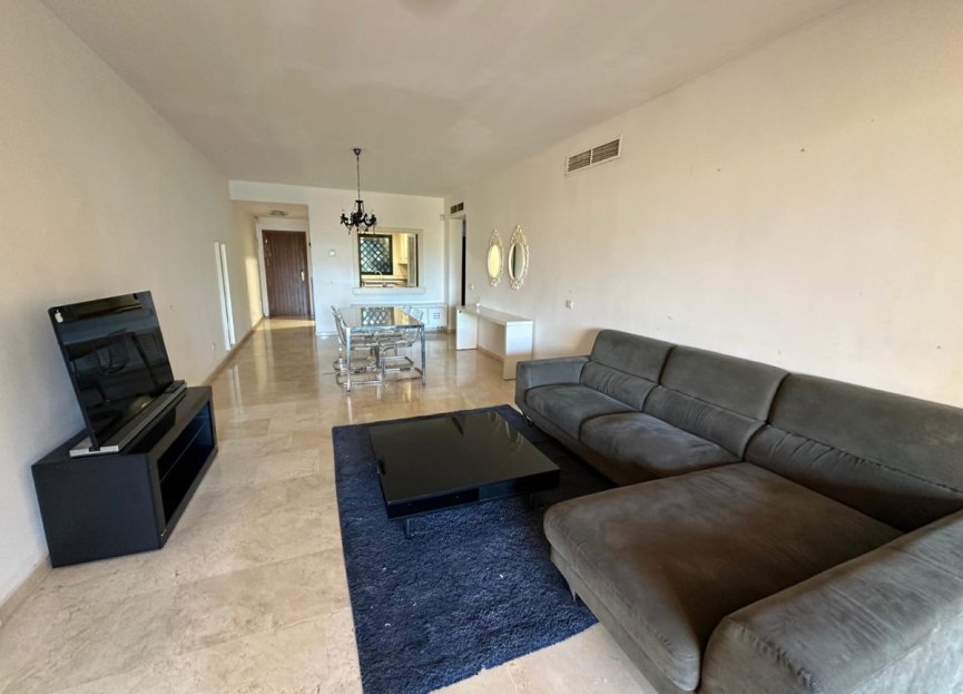 Resale - Apartment - Middle Floor Apartment - Estepona - Estepona Centro