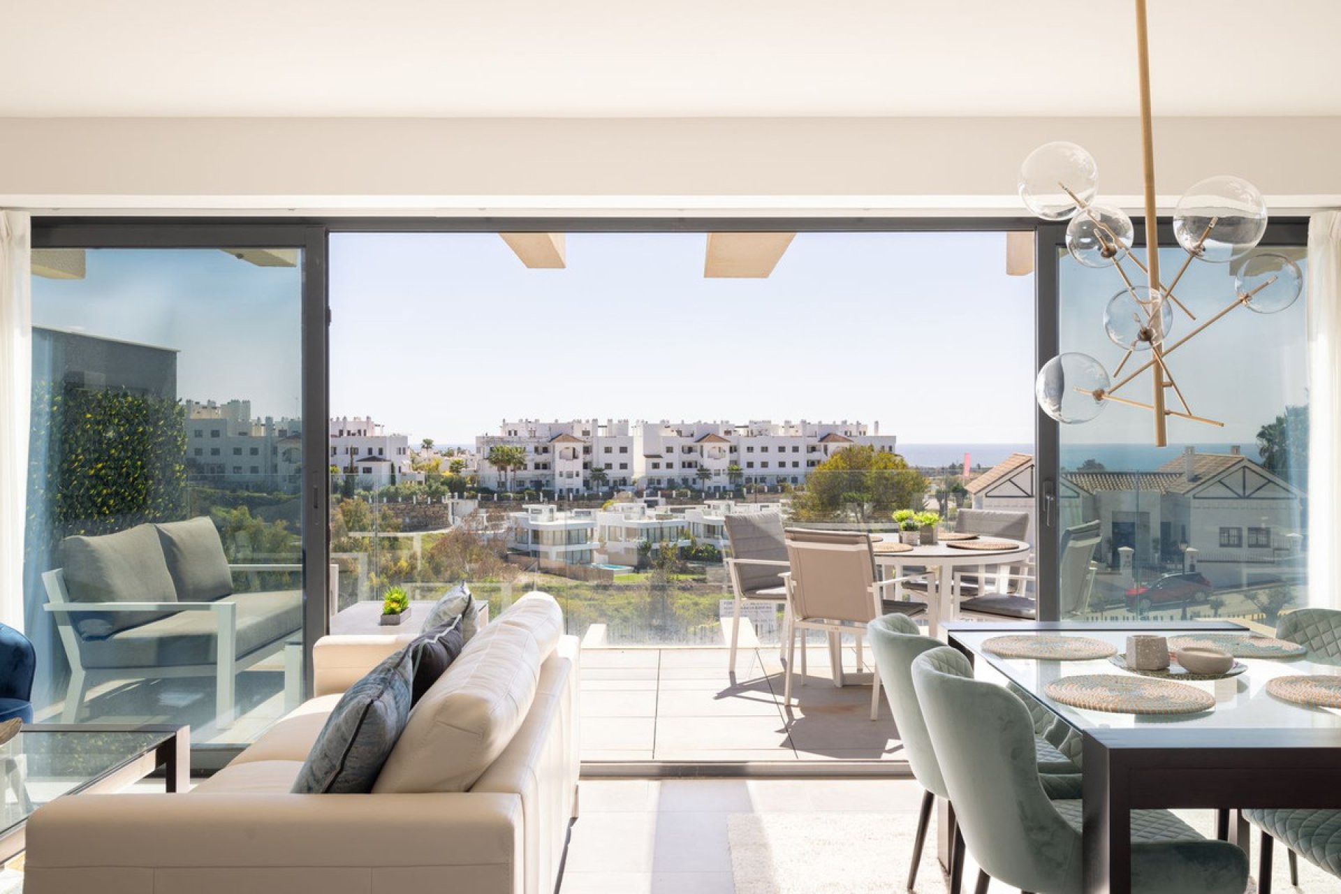 Resale - Apartment - Middle Floor Apartment - Estepona - Estepona Centro