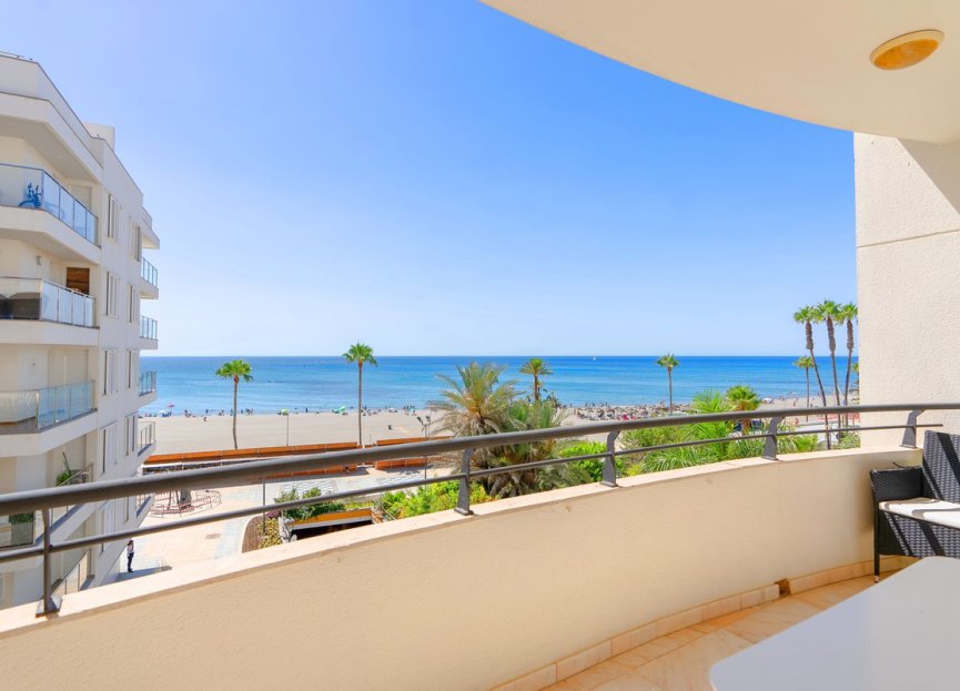 Resale - Apartment - Middle Floor Apartment - Estepona - Estepona Centro