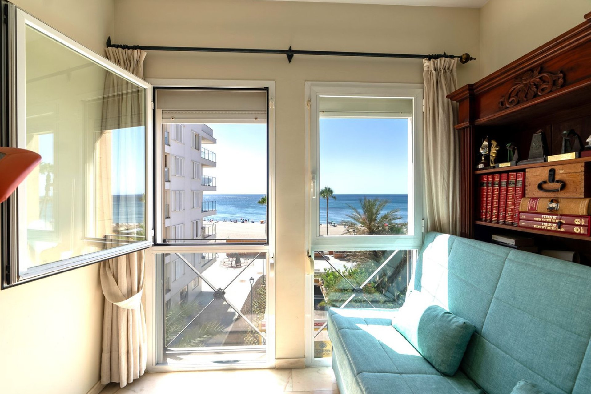 Resale - Apartment - Middle Floor Apartment - Estepona - Estepona Centro