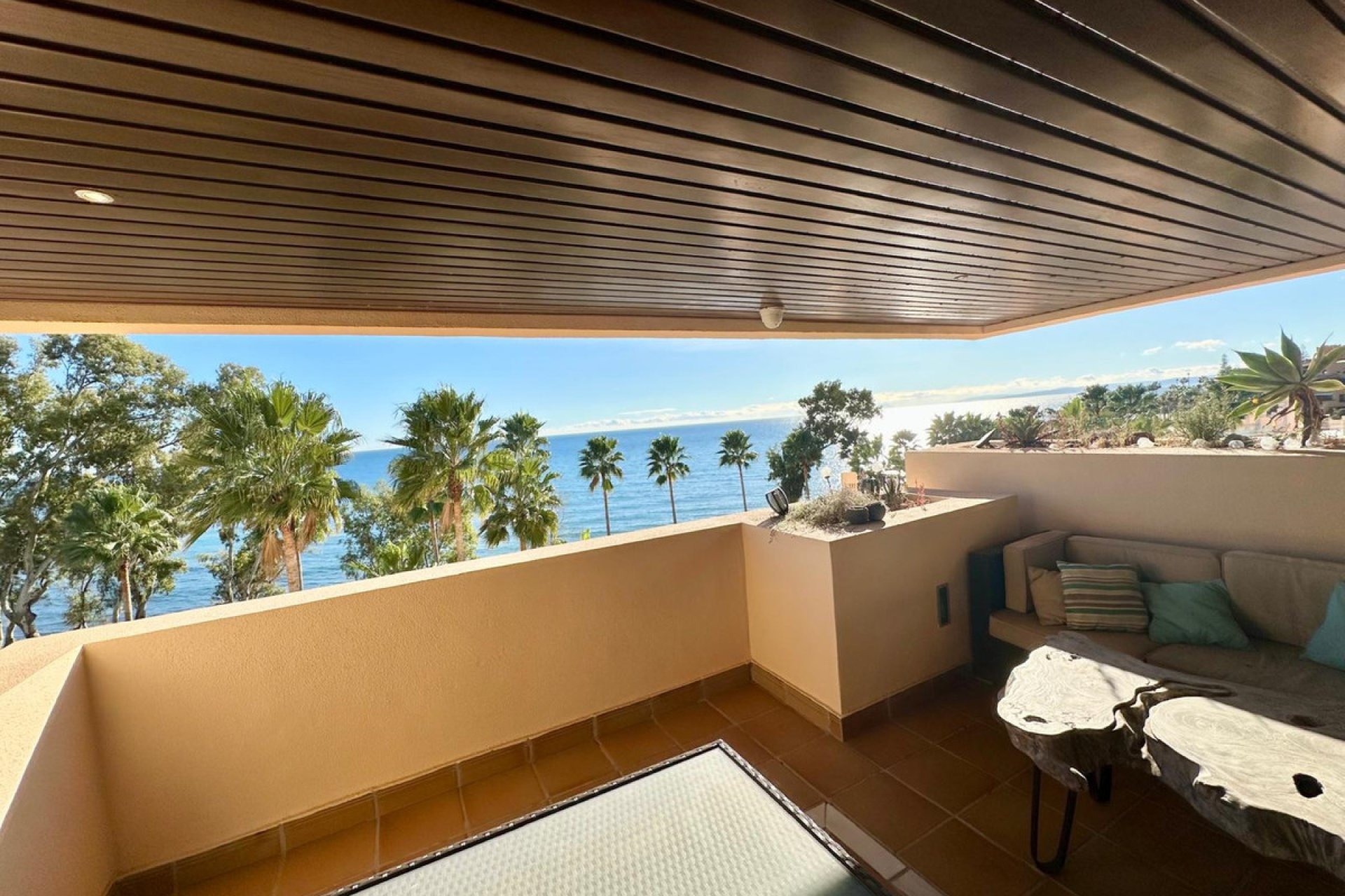 Resale - Apartment - Middle Floor Apartment - Estepona - Estepona Centro