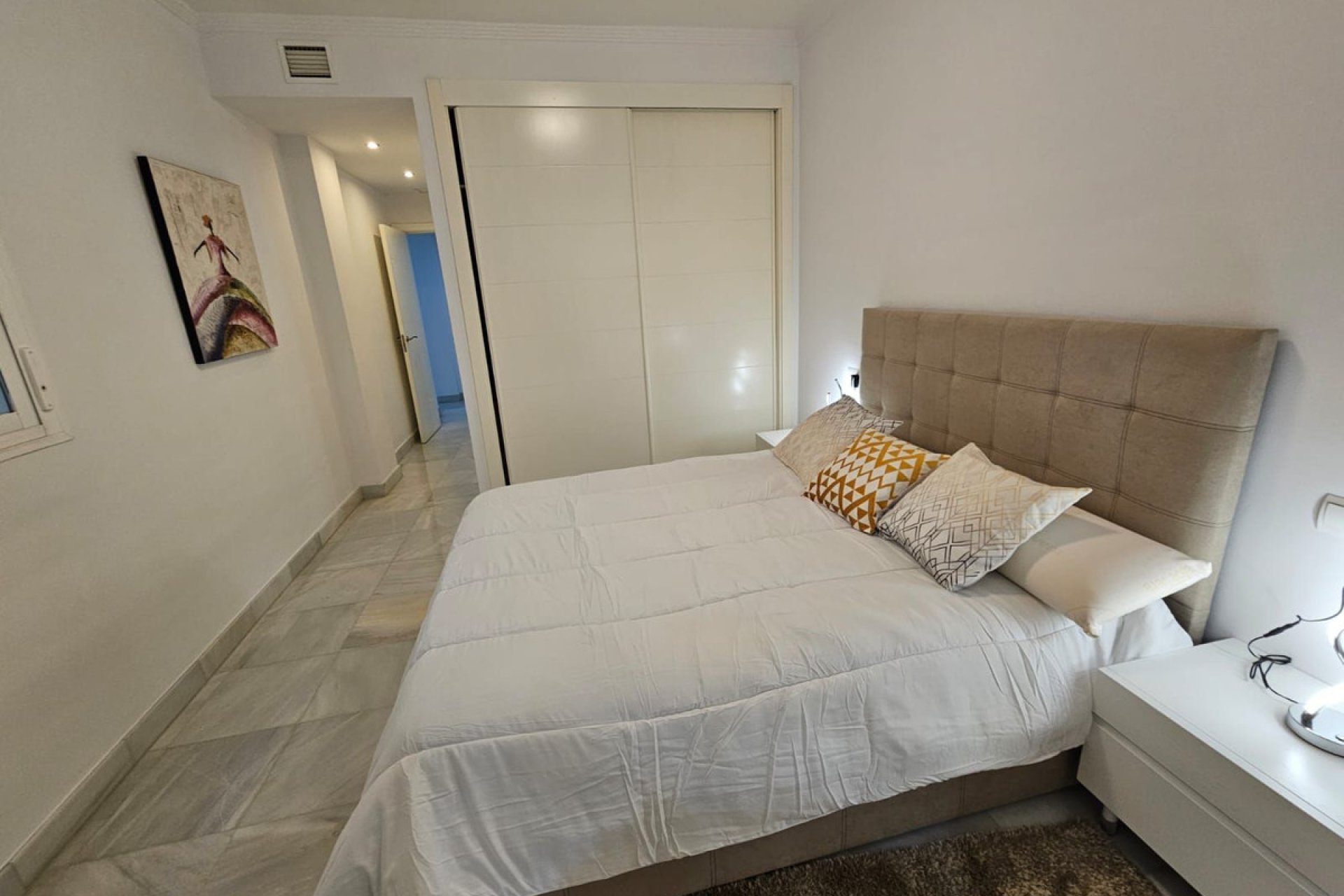 Resale - Apartment - Middle Floor Apartment - Estepona - Estepona Centro