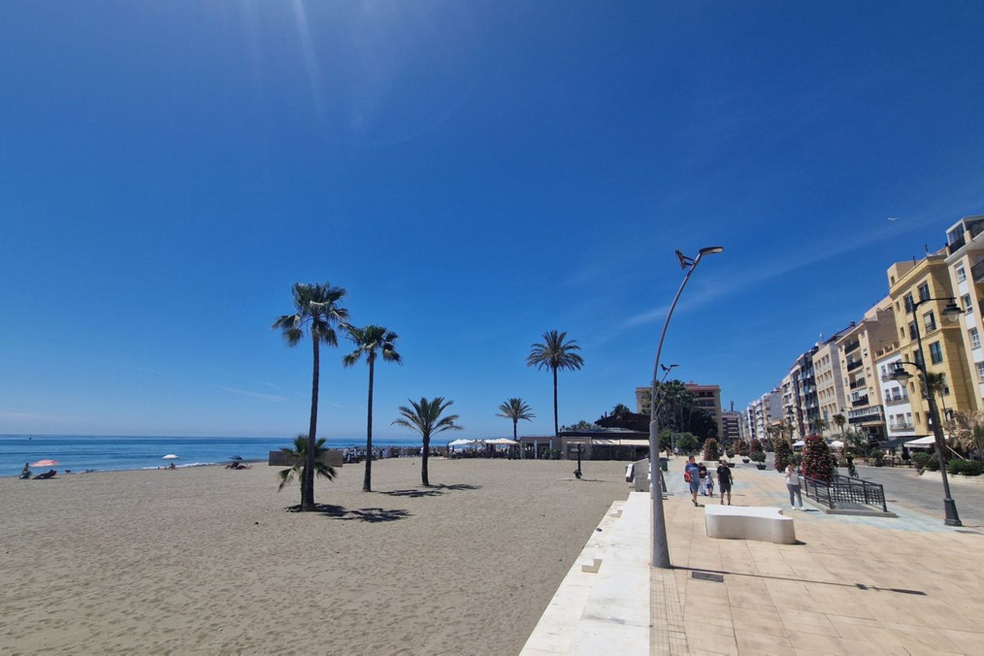 Resale - Apartment - Middle Floor Apartment - Estepona - Estepona Centro