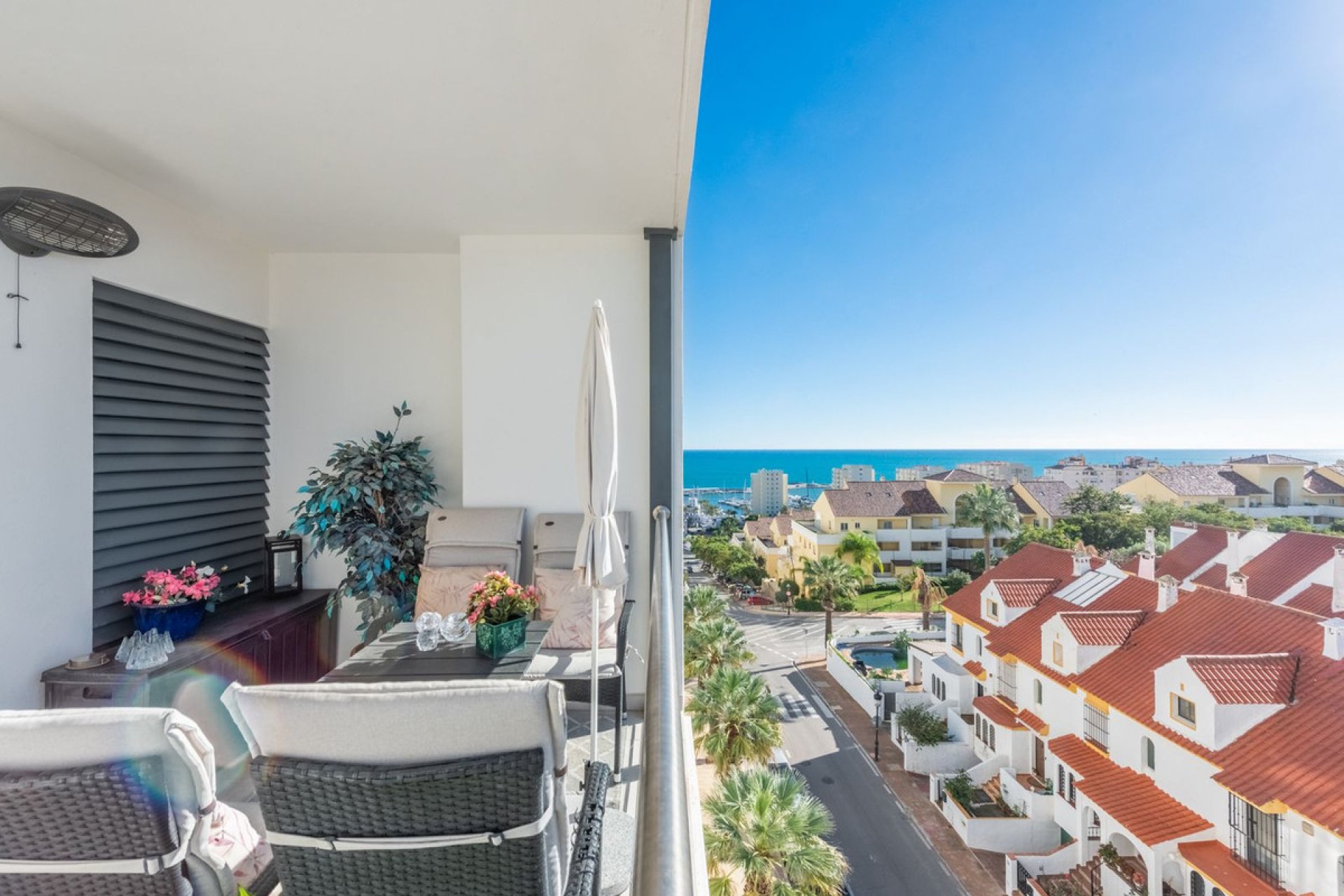 Resale - Apartment - Middle Floor Apartment - Estepona - Estepona Centro