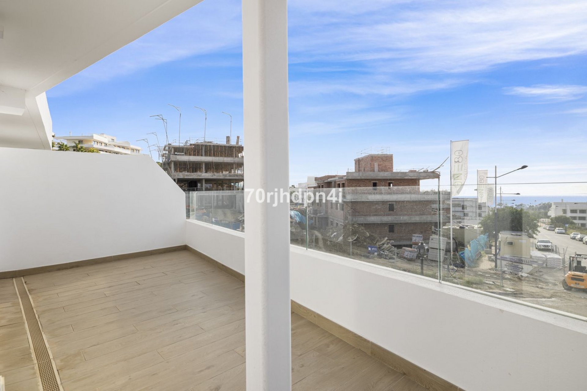 Resale - Apartment - Middle Floor Apartment - Estepona - Estepona Centro