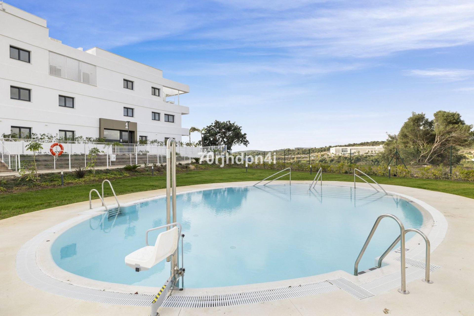 Resale - Apartment - Middle Floor Apartment - Estepona - Estepona Centro