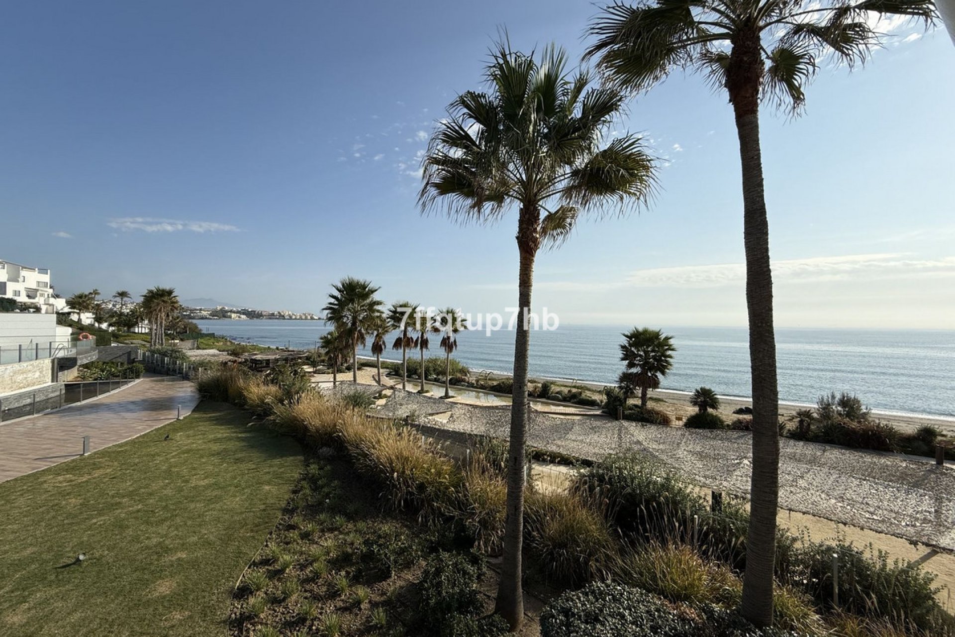 Resale - Apartment - Middle Floor Apartment - Estepona - Estepona Centro