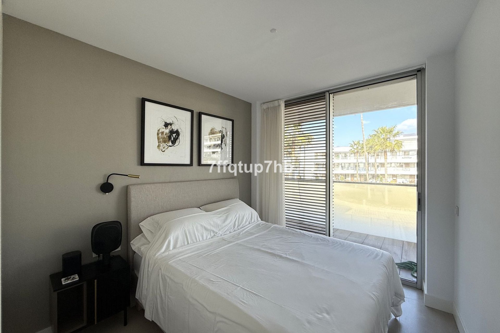 Resale - Apartment - Middle Floor Apartment - Estepona - Estepona Centro